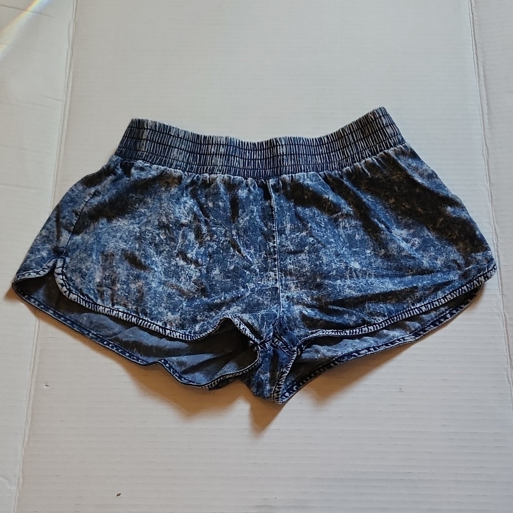 Forever 21 Womens Shorts Size M Acid Wash Bleach Style Running Denim Beach